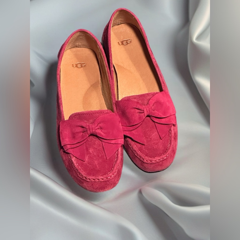 UGG Women's Fuchsia Suede Flats with Bow